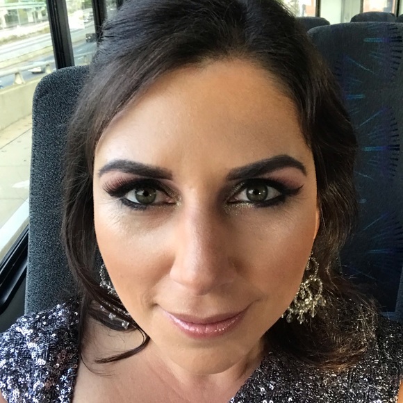 Meet your Posher, Jacki 🙋🏻‍♀️ - Picture 6 of 8